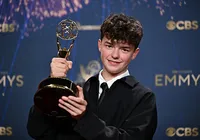 Ator de 'Adolescência' é o mais jovem a ganhar o Emmy imagem