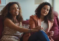 Atrizes reclamam de ‘apagamento’ de casal lésbico em Vale Tudo imagem