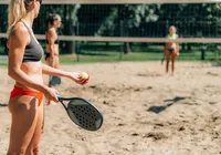 Confira dicas para começar a praticar beach tênis ou futevôlei imagem
