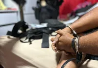 Dupla é presa em operação contra tráfico de armas em Salvador