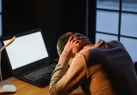Empresa é condenada após demitir funcionário por videochamada imagem