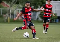 Fica no elenco? Volante campeão da Série B retorna de empréstimo imagem