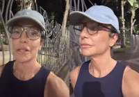 Ivete Sangalo passeia sozinha em praça famosa de Salvador; assista