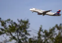 Latam anuncia compra de mais de 70 aviões da Embraer por mais de R$ 11 bilhões