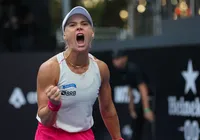 Laura Pigossi é mais uma brasileira classificada na 1ª fase do SP Open imagem