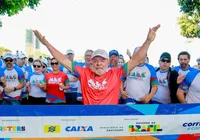 Lula participa de caminhada em homenagem ao MEC: "Viva a educação"