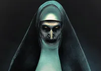 Maquiadora com fantasia de entidade demoníaca é barrada em shopping imagem