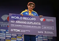 Mesmo atleta quebra recorde mundial de salto com vara pela 14ª vez imagem