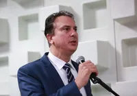 Ministro pede que brasileiros cobrem Congresso sobre PEC da Blindagem imagem