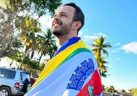 Prefeito pinta prédios públicos com mesma cor de campanha política