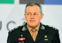 Risco de perda de visto do chefe do Exército gera reação de generais imagem