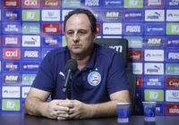 Rogério Ceni aponta favorecimento do VAR ao Vasco contra o Bahia imagem