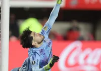 Rossi brilha nos pênaltis e Flamengo elimina Estudiantes imagem