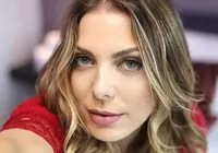 Sheila Mello surge em faculdade e revela novo relacionamento sério imagem