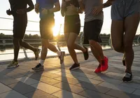 Tênis com "cara de novo": como deixar item renovado após a corrida