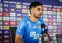 Versátil, Michel Araujo diz poder jogar "em qualquer lugar do campo" imagem