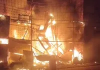 Vídeo: casa de suspeito de estupro é incendiada na Suburbana imagem