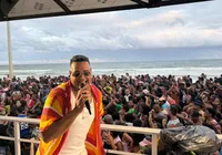 Xanddy Harmonia leva multidão à orla de Salvador em show gratuito