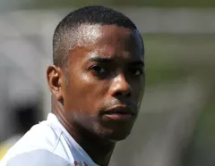 Justiça rejeita pedido de R$ 50 mil de familiares de Robinho - Imagem