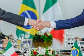 Itália abre portas para profissionais do Brasil com salários de até R$ 44 mil - Imagem