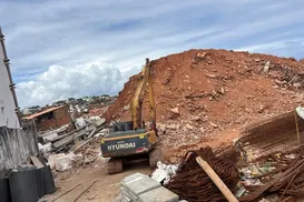 Moradores revelam rachaduras antes de desabamento no Rio Vermelho - Imagem