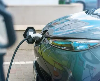 Carro elétrico popular é vendido a menos de R$ 100 mil no Brasil