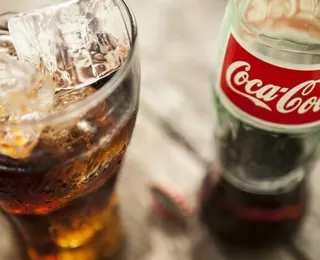 De novo? Coca-Cola é condenada por vender bebida com corpo estranho