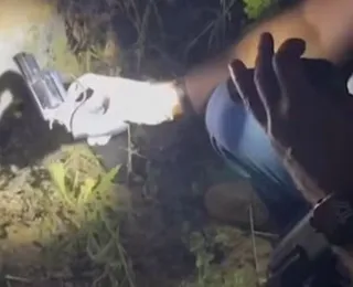 Detento em semiaberto é flagrado tentando entrar com arma na Bahia
