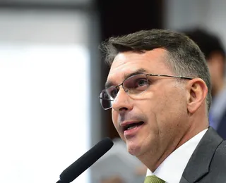 Emenda de Flávio Bolsonaro tem indícios de irregularidades
