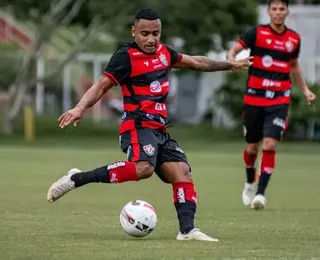 Fica no elenco? Volante campeão da Série B retorna de empréstimo