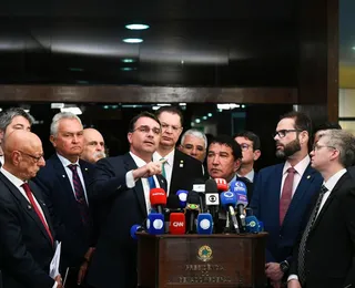 Flávio Bolsonaro acusa Moraes de vingança em voto contra ex-presidente