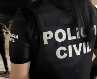 Homem é preso por perseguir e ameaçar companheira em Ilhéus