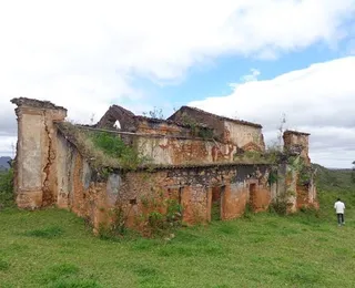 Igreja histórica de Jacobina tem risco de desabamento