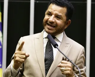 Justiça condena assessora que exigiu R$ 180 mil de ex-deputado baiano