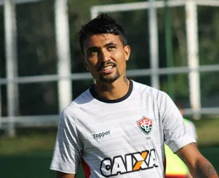 Kieza decidiu quando Vitória venceu o Grêmio pela última vez; relembre