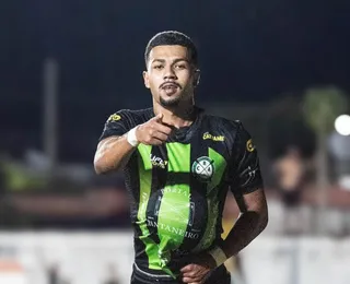 Lateral faz gol e dedica ao filho, mas esposa perde gestação