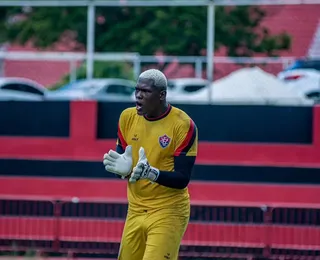 Lesões abrem espaço e goleiro é relacionado após voltar de empréstimo