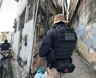 Líder do PCC é preso com laboratório de drogas em Lauro de Freitas