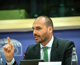 Moraes manda intimar Eduardo Bolsonaro por coação e ataque à democracia