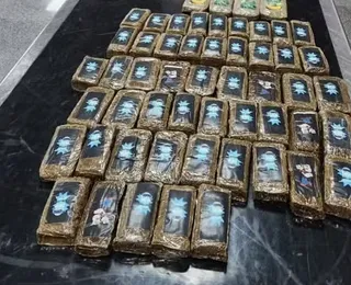 Mulher é presa no aeroporto de Salvador com 50 pacotes de haxixe