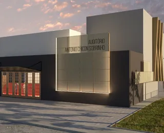 Novo auditório escolar em Teixeira de Freitas amplia educação