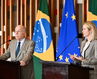 Petróleo recua pelo 3º dia e União Europeia anuncia fim do gás russo até 2027