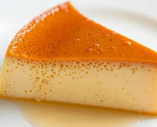 Pudim mágico com 3 ingredientes: veja receita da sobremesa fácil de fazer