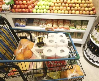 Rede de supermercado faz liquidação total antes de fechar última loja