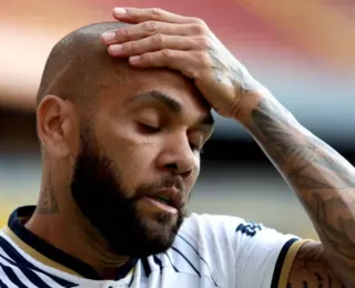 TAS condena Daniel Alves a indenizar ex-clube por rescisão contratual