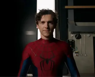 Tom Holland faz aparição pública após acidente no set de Homem-Aranha