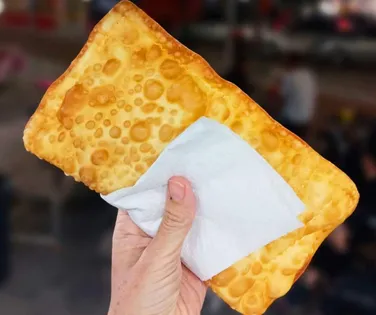 Pastel de sanduicheira: crocante, barato e pronto em 5 minutos - Imagem