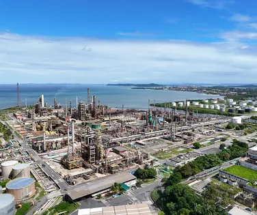 Refinaria de Mataripe - 75 anos:uma outra refinaria - Imagem
