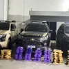 Homens são flagrados com quase 200 kg de drogas em carro de luxo - Imagem