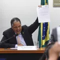 Agentes de saúde: comissão aprova PEC para novas regras de contrato imagem